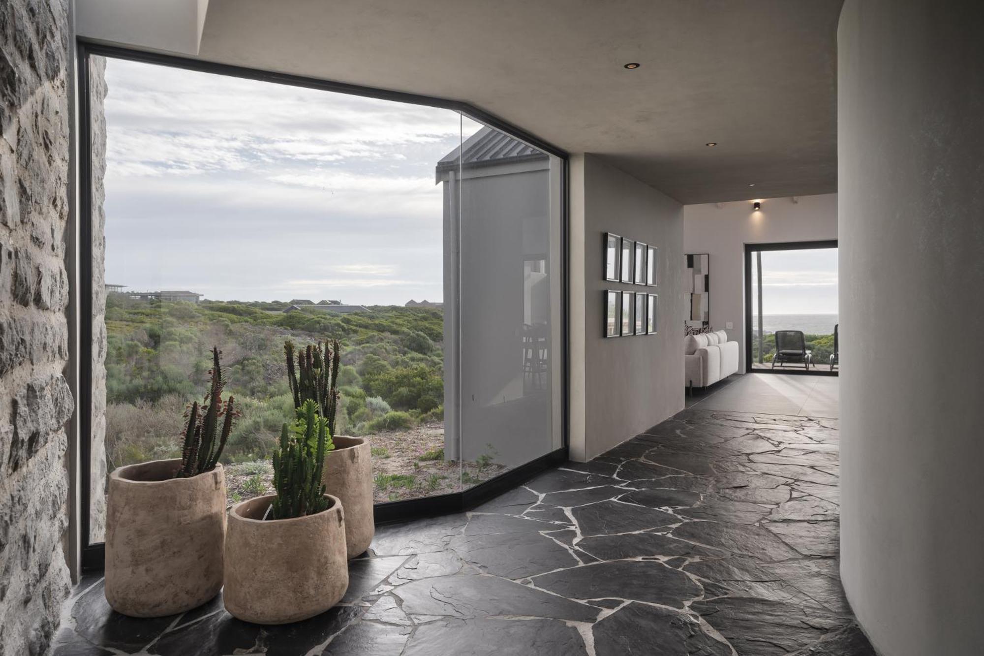 Romansbaai Collection