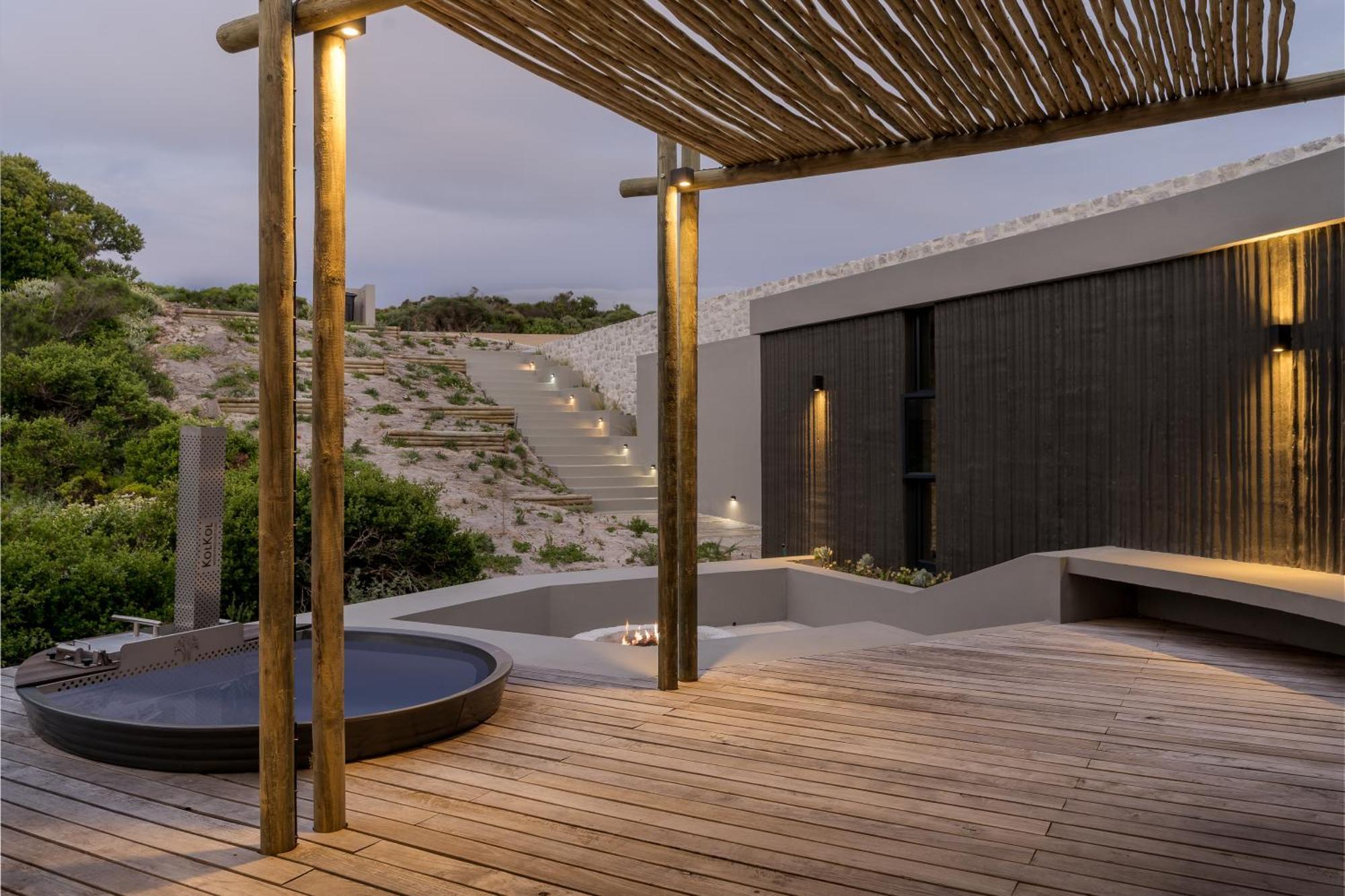 Romansbaai Collection